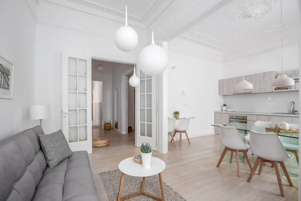 Athens Center Modern Apt In Art Nouveau Building 외부 사진